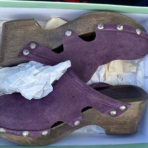 Women’s clogs size 8